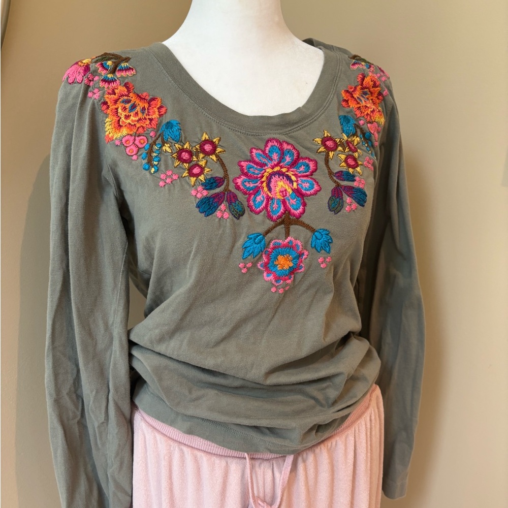 Vintage Johnny Was Tee 🌸💐 Floral Embroidered Long Sleeve Scoop Neck Large